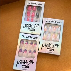 Press-on Nails (lot of 3)